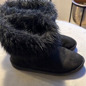 Vero Moda Black Moccasins with Faux Fur Trim